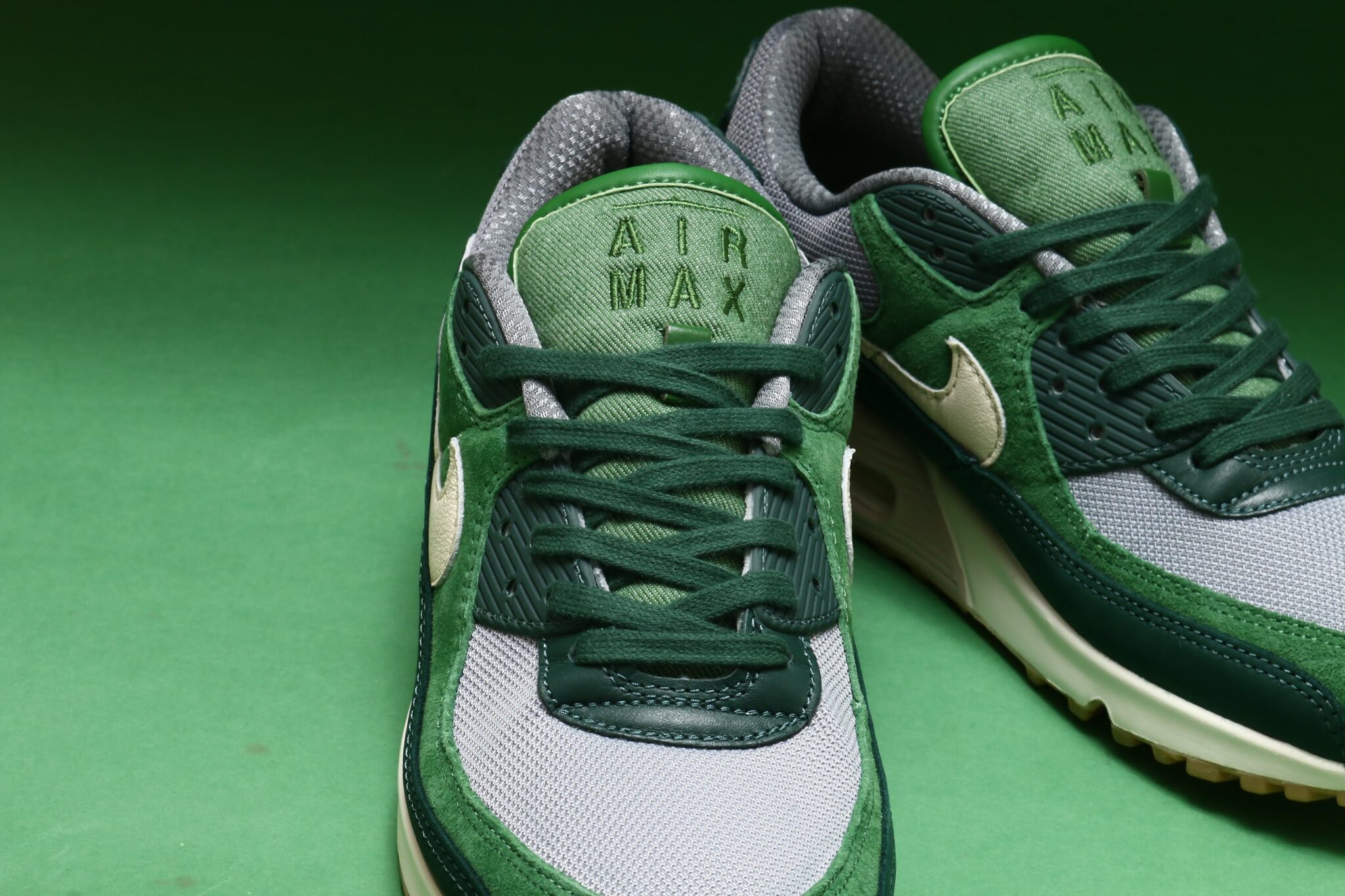 Nike air max 90 green suede on sale