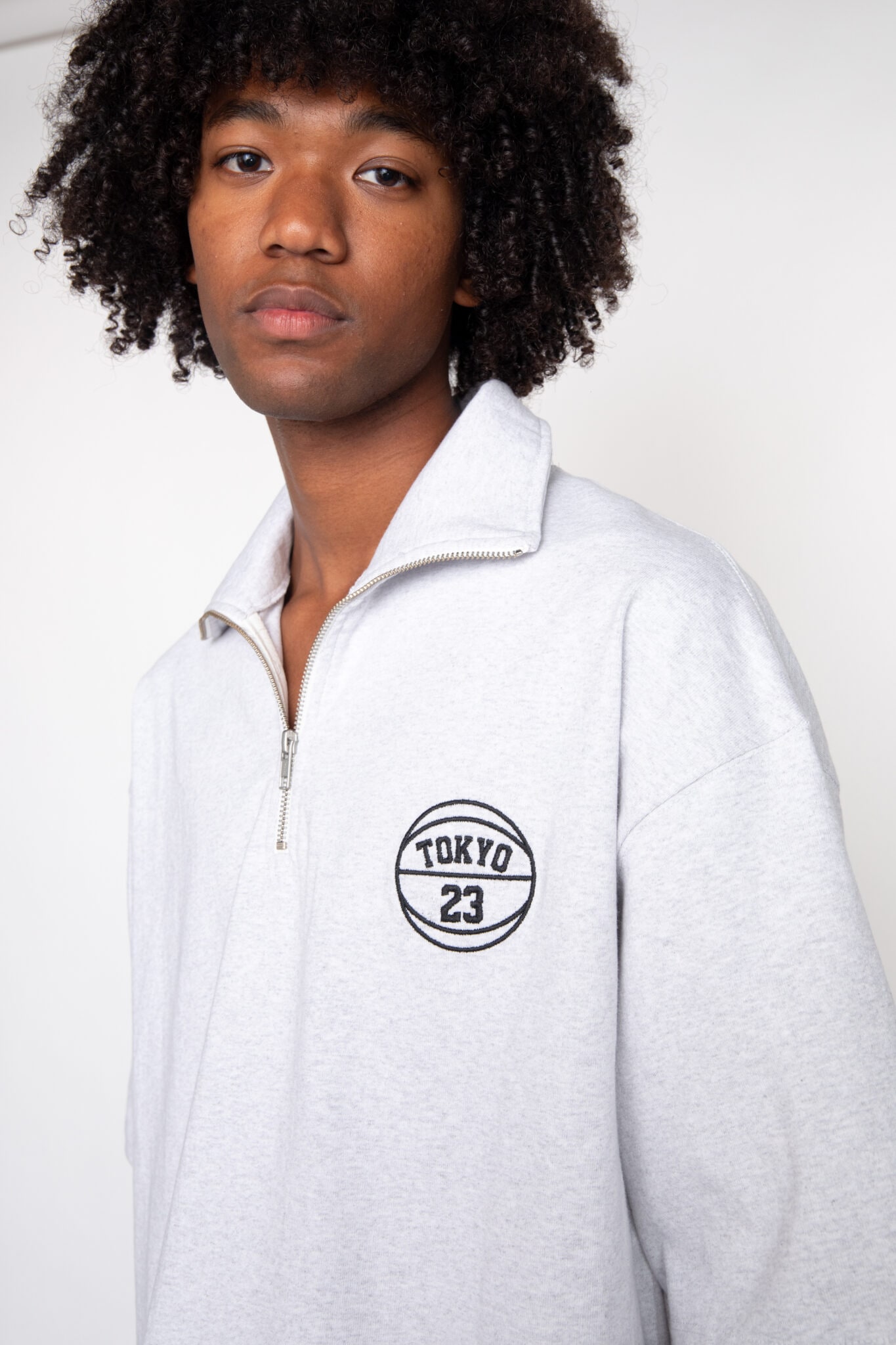 TOKYO 23」と「ONEITA」の別注アイテム”QUARTER-ZIP CADET