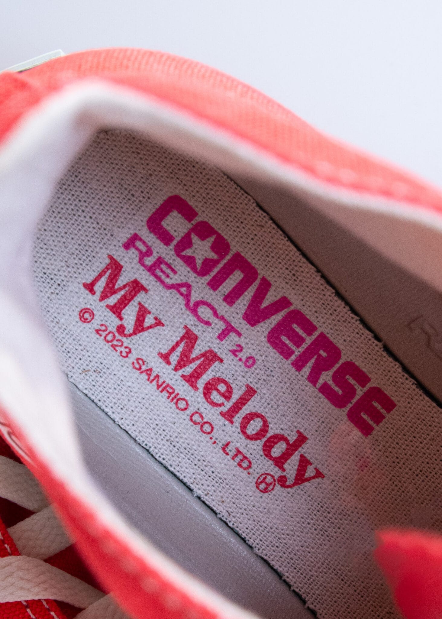 CONVERSEとサンリオがコラボレーション。人気キャラクターたちを